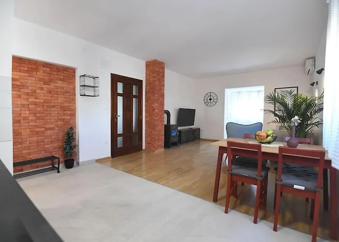 Apartman Lpaula, *