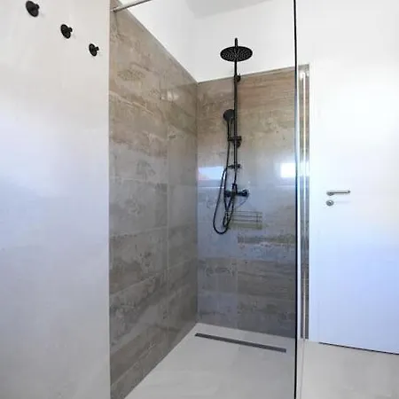 Lpaula, Apartment