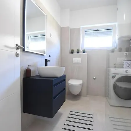 Lpaula, Apartment