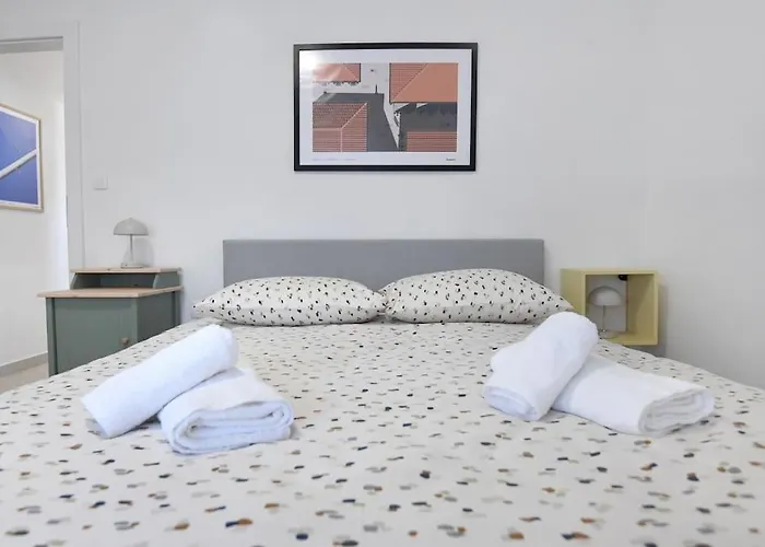 Lpaula, * זאדאר